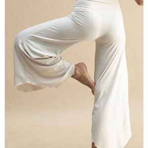 Women's Cream Wide-Leg Pants